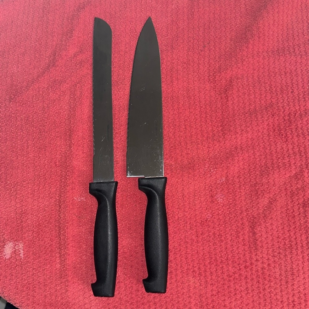 Chefmate bread knife and chef’s knife bundle
